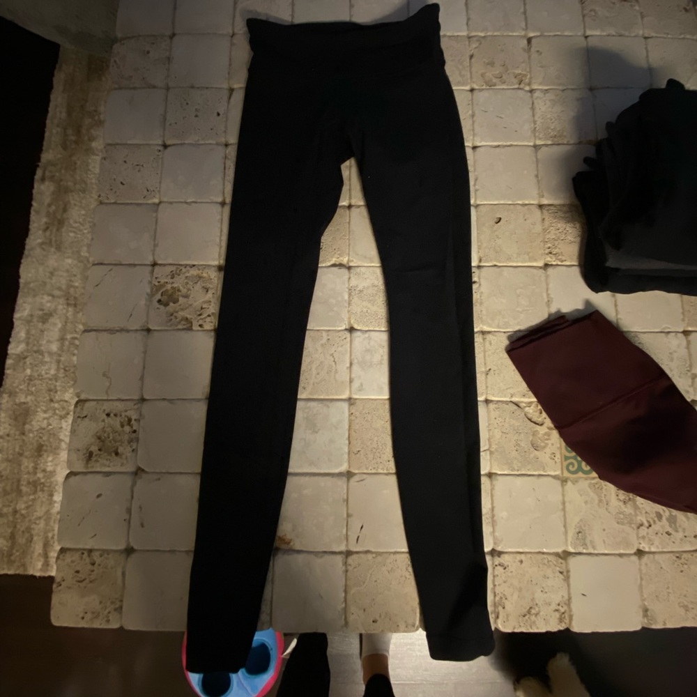 Lululemon leggings, black